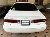 Toyota Camry 2001 года за 3 500 000 тг. в Шымкент – фото 2