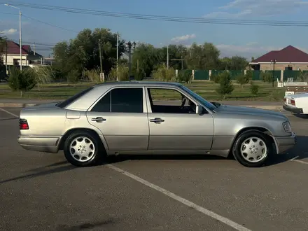 Mercedes-Benz E 200 1995 года за 1 600 000 тг. в Туркестан – фото 6