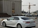Toyota Camry 2021 года за 14 650 000 тг. в Кызылорда – фото 3
