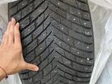 Зимние резины с шипами 275, 40/R22 и 315, 35/R22 за 350 000 тг. в Алматы