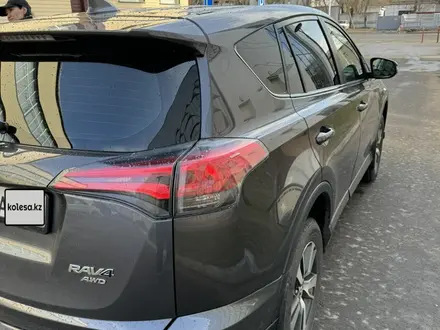 Toyota RAV4 2016 года за 10 600 000 тг. в Павлодар – фото 3