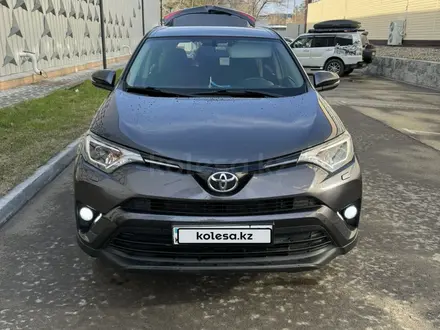 Toyota RAV4 2016 года за 10 600 000 тг. в Павлодар