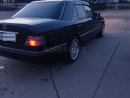 Mercedes-Benz E 280 1994 года за 3 100 000 тг. в Астана – фото 4