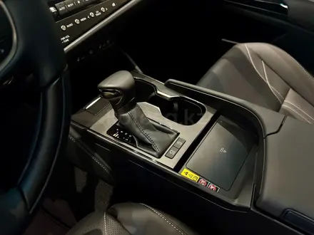 Lexus ES 250 Premium 2025 года за 36 390 000 тг. в Алматы – фото 7