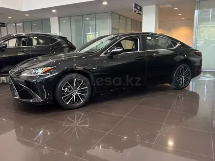 Lexus ES 250 Premium 2025 года за 36 390 000 тг. в Алматы – фото 3