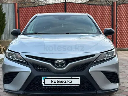 Toyota Camry 2018 года за 12 500 000 тг. в Алматы