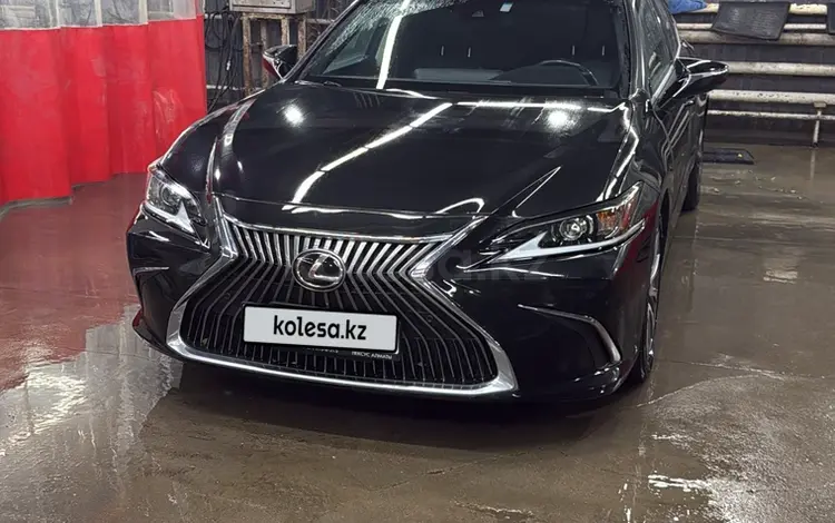 Lexus ES 350 2020 года за 21 000 000 тг. в Астана