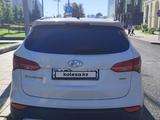 Hyundai Santa Fe 2016 годаүшін8 800 000 тг. в Астана – фото 2