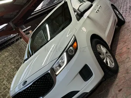 Kia Sedona 2014 года за 7 900 000 тг. в Алматы