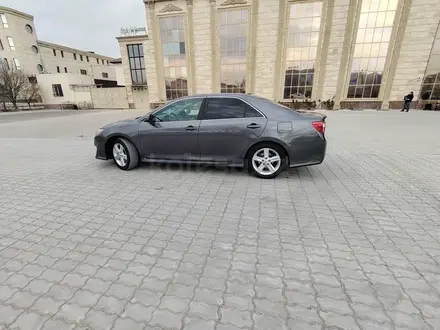 Toyota Camry 2014 года за 6 100 000 тг. в Актау – фото 2