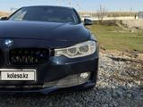 BMW 320 2013 года за 7 000 000 тг. в Шымкент – фото 2