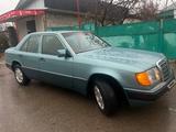 Mercedes-Benz E 220 1993 года за 2 600 000 тг. в Алматы