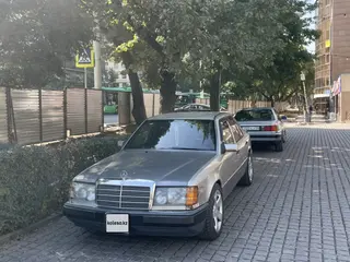 Mercedes-Benz E-Class, 1992