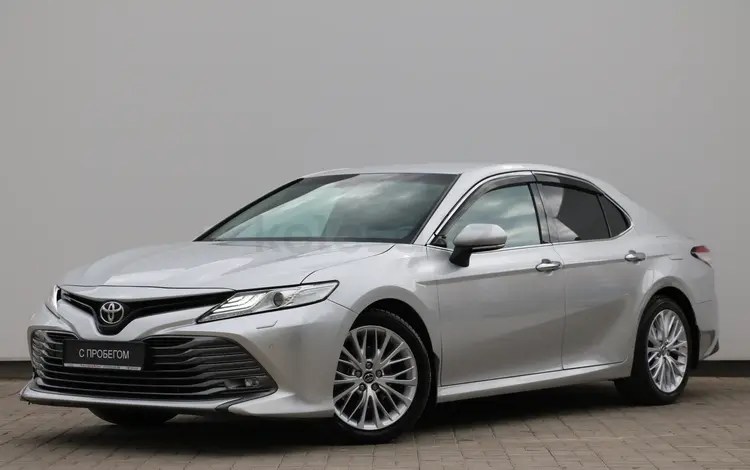 Toyota Camry 2018 года за 13 990 000 тг. в Астана