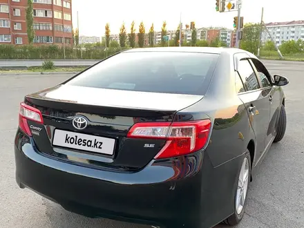 Toyota Camry 2014 года за 8 800 000 тг. в Петропавловск – фото 2