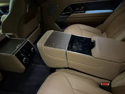 Land Rover Range Rover 2023 года за 105 000 000 тг. в Алматы – фото 12