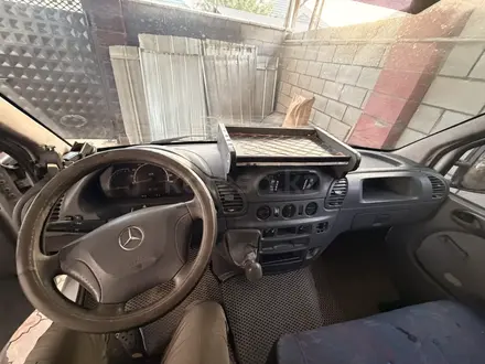 Mercedes-Benz Sprinter 2004 года за 6 750 000 тг. в Алматы – фото 4
