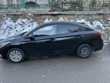 Hyundai Solaris 2019 года за 6 300 000 тг. в Шымкент – фото 2