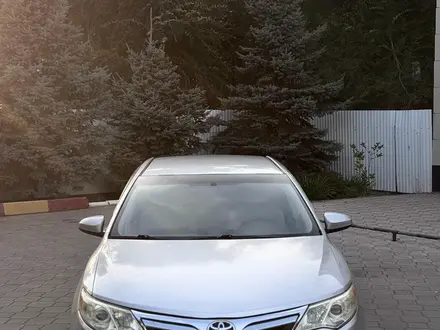 Toyota Camry 2013 года за 5 300 000 тг. в Уральск – фото 2