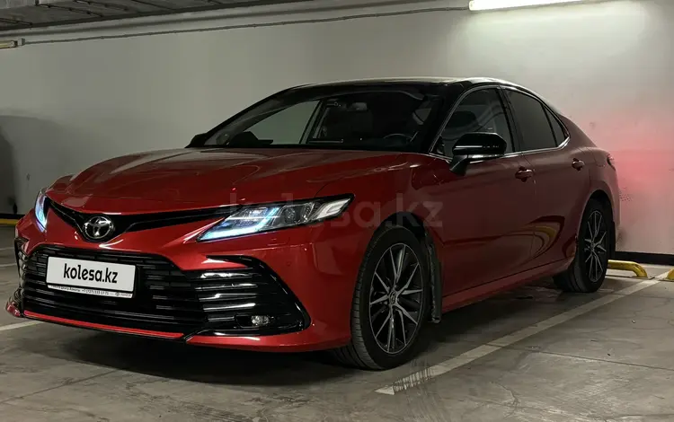 Toyota Camry 2021 года за 14 900 000 тг. в Алматы