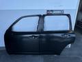 Дверь на TOYOTA LAND CRUISER 300 за 410 000 тг. в Алматы
