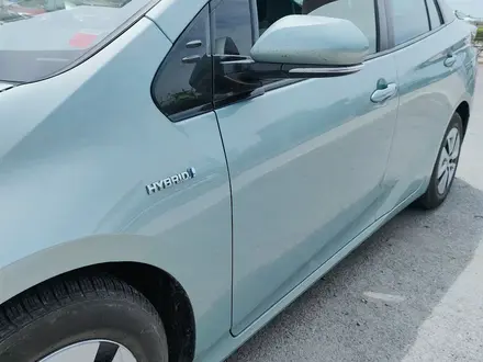 Toyota Prius 2017 года за 7 600 000 тг. в Актау