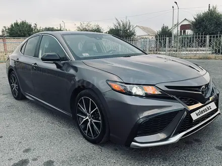 Toyota Camry 2022 года за 13 500 000 тг. в Тараз – фото 4