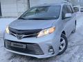 Toyota Sienna 2017 годаfor14 900 000 тг. в Астана