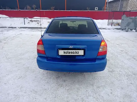 Hyundai Accent 2000 года за 1 800 000 тг. в Актобе – фото 2