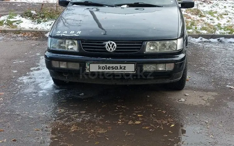 Volkswagen Passat 1996 годаfor1 850 000 тг. в Астана