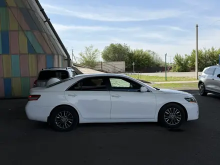 Toyota Camry 2009 года за 5 900 000 тг. в Семей – фото 2