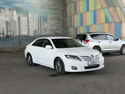 Toyota Camry 2009 года за 5 900 000 тг. в Семей