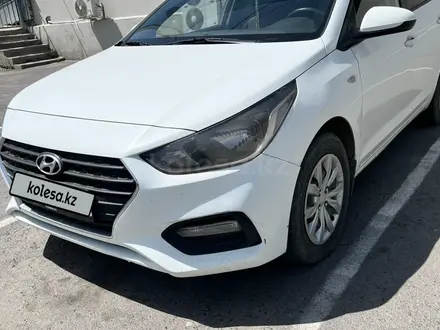 Hyundai Accent 2018 года за 7 000 000 тг. в Тараз – фото 2