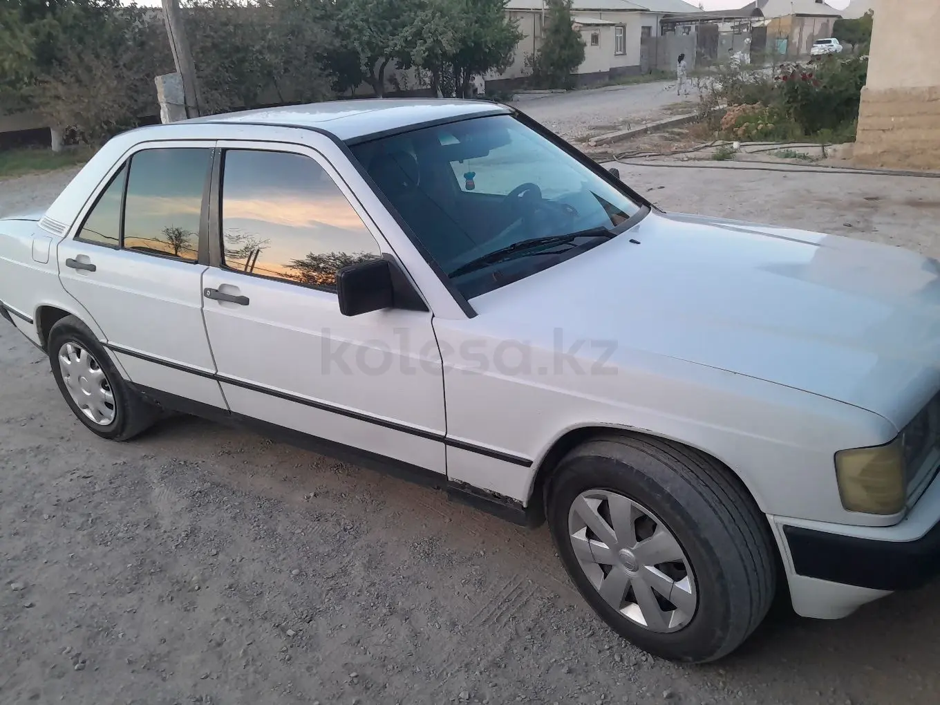 Mercedes-Benz 190, 1983