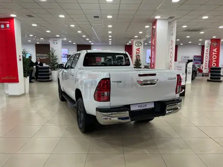 Toyota Hilux Elegance 2023 года за 25 430 000 тг. в Тараз – фото 2