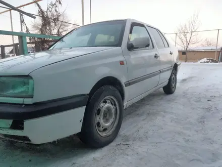 Volkswagen Vento 1992 года за 1 000 000 тг. в Зайсан – фото 2