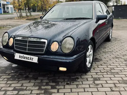 Mercedes-Benz E 230 1996 года за 3 300 000 тг. в Петропавловск – фото 3