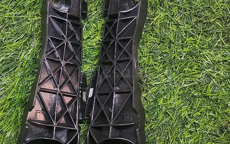 Салазка крепления бампера Toyota RAV4 за 10 000 тг. в Алматы