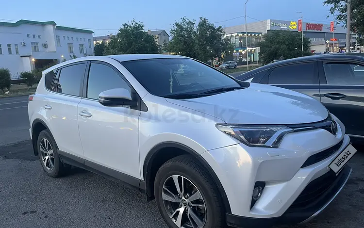 Toyota RAV4 2018 года за 13 900 000 тг. в Талдыкорган
