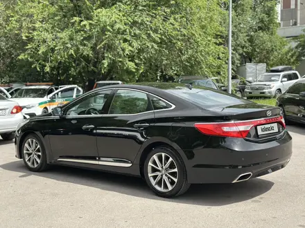 Hyundai Grandeur 2015 года за 8 450 000 тг. в Алматы – фото 4