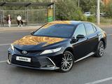 Toyota Camry 2024 года за 17 810 000 тг. в Астана – фото 2