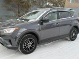 Toyota RAV4 2018 годаfor12 800 000 тг. в Караганда