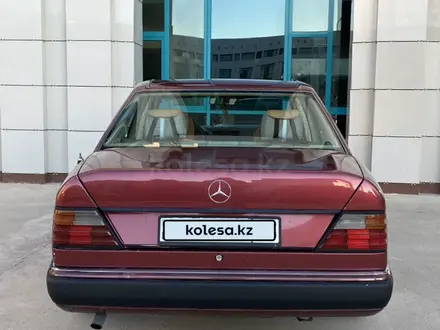 Mercedes-Benz E 200 1993 года за 2 400 000 тг. в Туркестан – фото 4