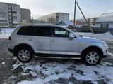 Volkswagen Touareg 2008 года за 6 400 000 тг. в Кокшетау – фото 3