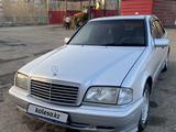 Mercedes-Benz C 200 1995 годаүшін2 100 000 тг. в Караганда