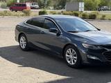 Chevrolet Malibu 2019 годаүшін4 800 000 тг. в Караганда – фото 2