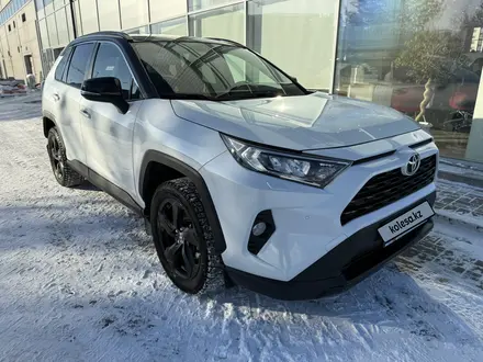 Toyota RAV4 2020 года за 15 400 000 тг. в Астана – фото 2