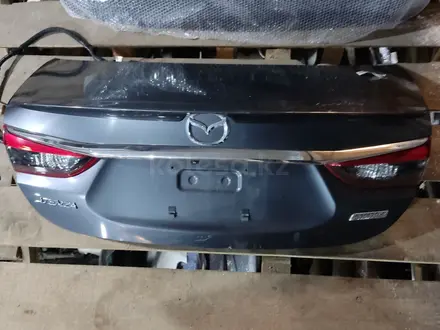 КРЫШКА БАГАЖНИКА MAZDA 6 GJ ОРИГИНАЛ В СБОРЕ за 150 000 тг. в Караганда – фото 3