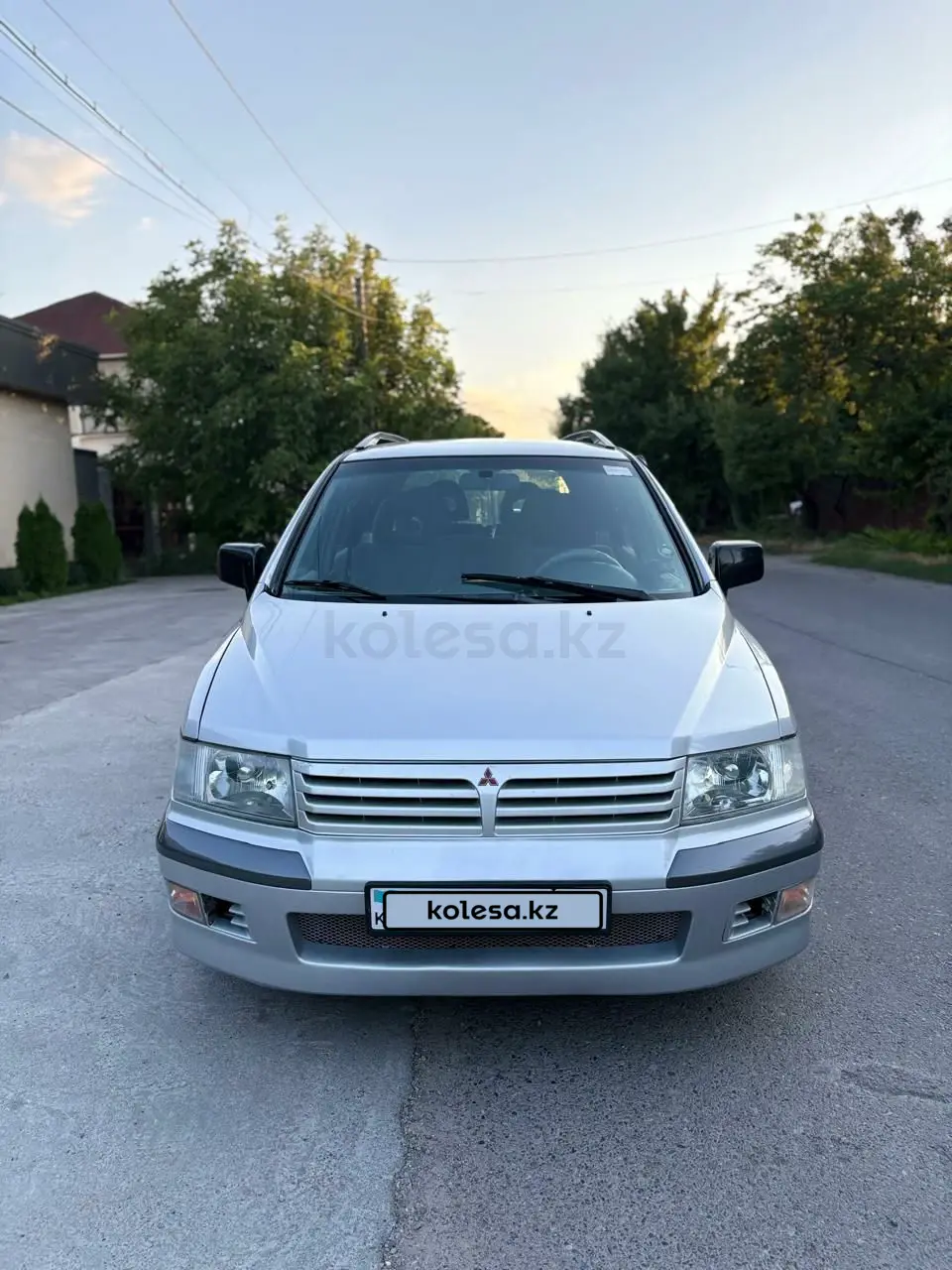 Mitsubishi Space Wagon, 2001