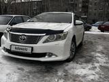 Toyota Camry 2014 года за 8 800 000 тг. в Усть-Каменогорск – фото 2